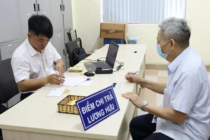 Hotspot Matrix: Biến Phương Oanh diện set đồ 50 thành cơ hội marketing đột phá
